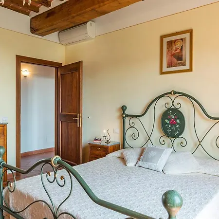 Fabi 6&2, Emma Кортона