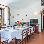 Villa Fabi 6&2, Emma Cortona